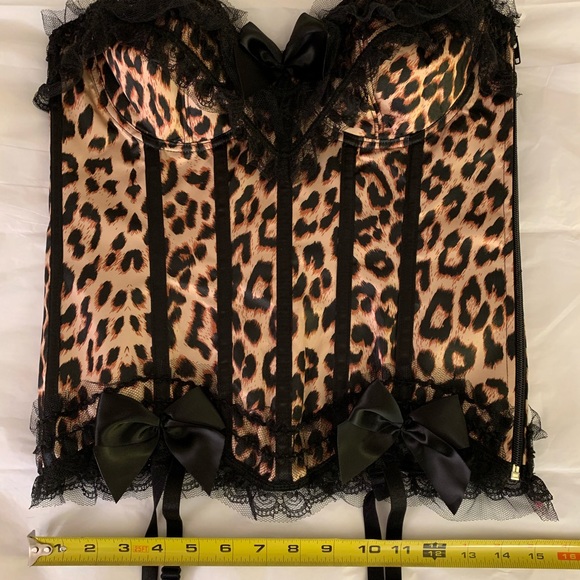 NWOT Leopard print & black lace corset - Picture 4 of 6